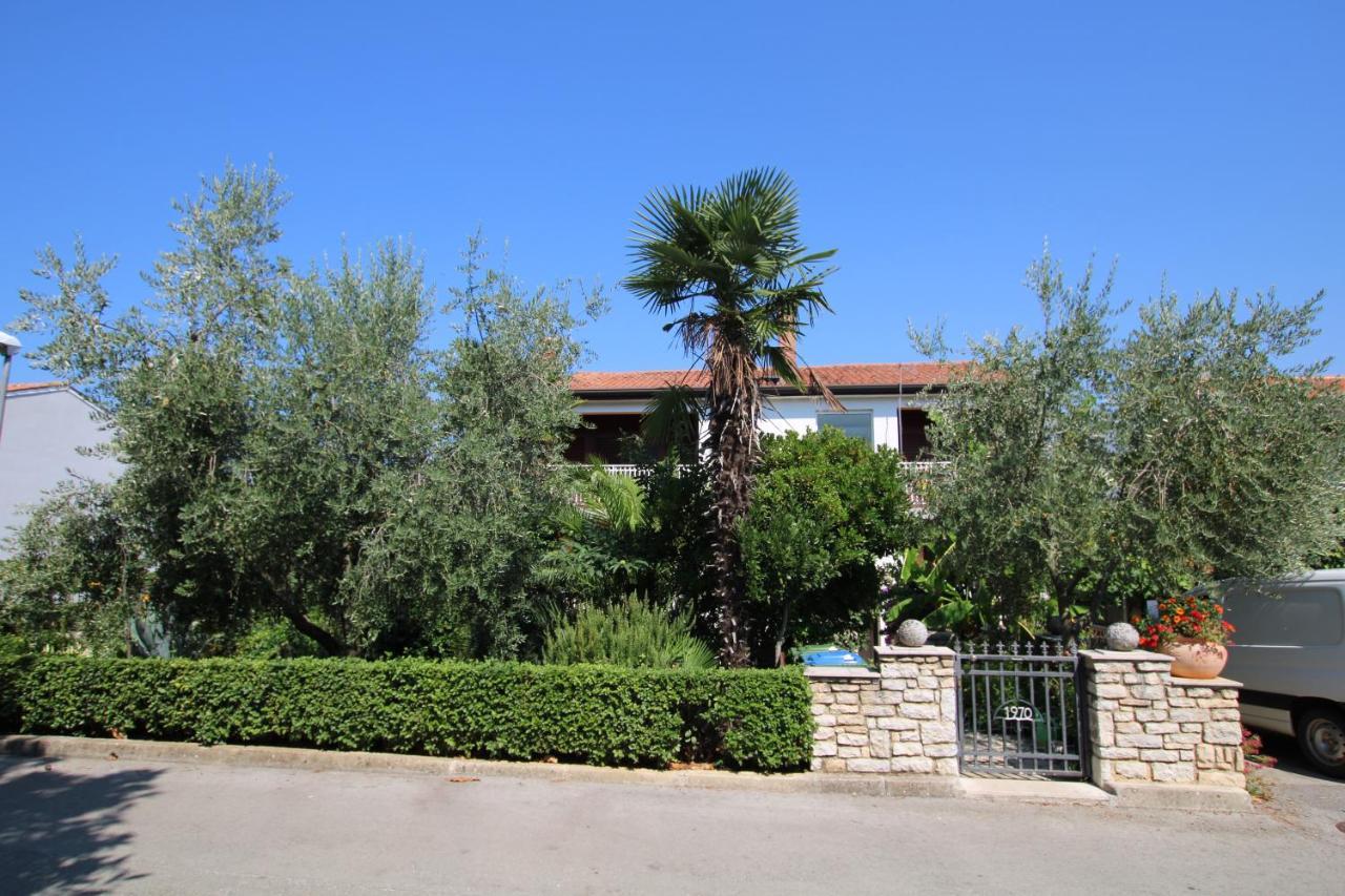 Apartment Sunny Garden Porec Exterior photo
